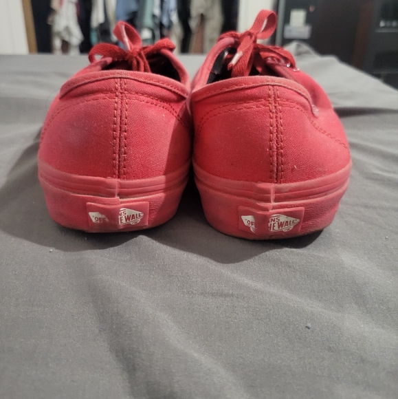 Red vans - Picture 4 of 7